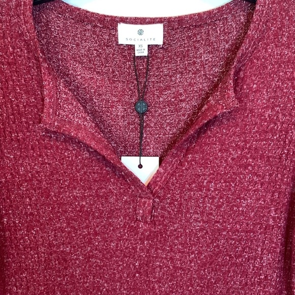 Socialite NWT Red Rhubarb Long Sleeve Top - Picture 6 of 7